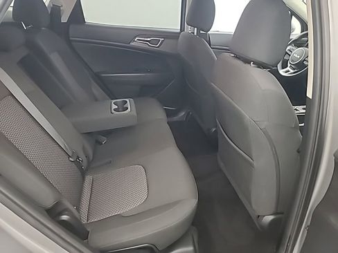 Used 2025 Kia Sportage LX AWD/4WD image 17