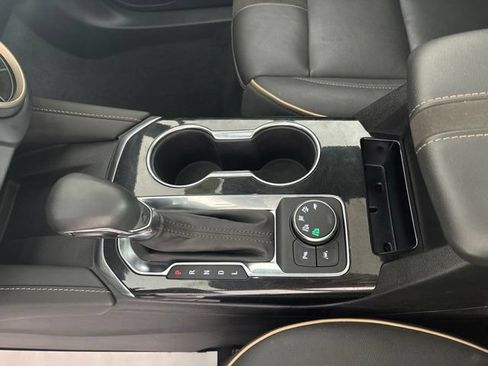 Used 2023 Chevrolet Blazer Premier w/ Driver Confidence II Package AWD/4WD image 8
