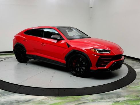 Used 2019 Lamborghini Urus AWD/4WD image 3