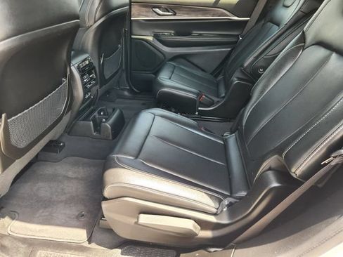 Used 2024 Jeep Grand Cherokee L Limited w/ Luxury Tech Group II AWD/4WD image 30