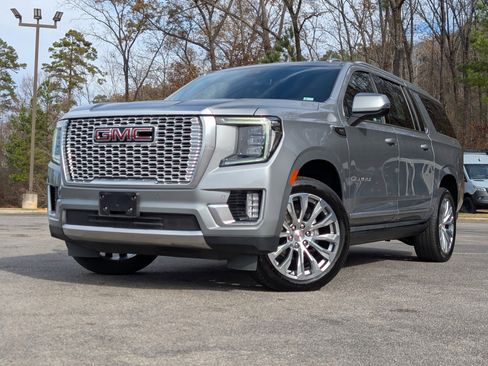 Used 2023 GMC Yukon XL Denali image 4