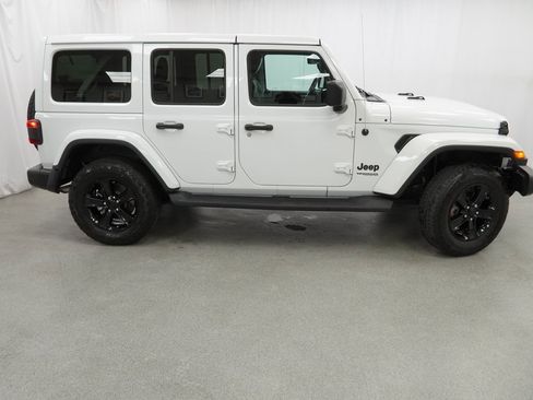 Certified 2022 Jeep Wrangler Unlimited Sahara image 10