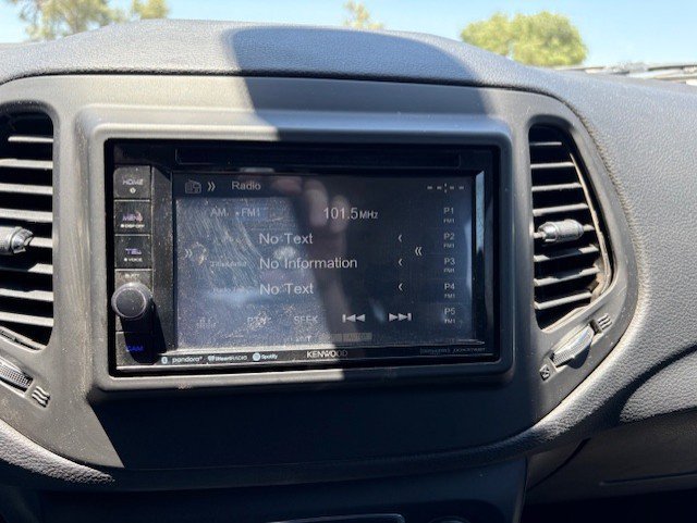 Used 2018 Jeep Compass Latitude w/ Popular Equipment Group FWD image 12