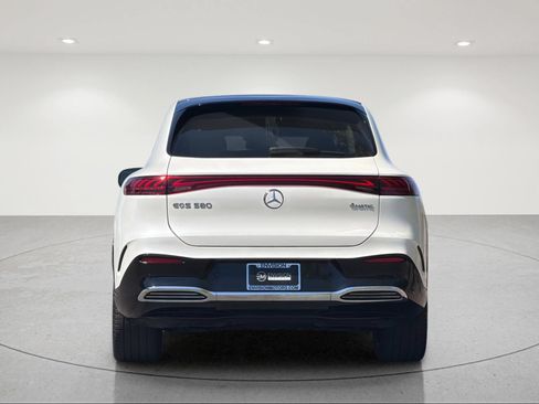 Used 2023 Mercedes-Benz EQS 580 4MATIC SUV image 4