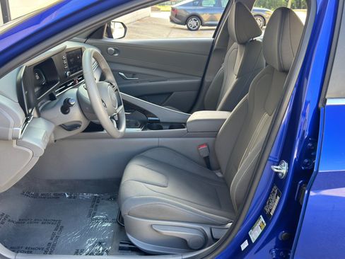 Used 2026 Hyundai Elantra SEL Sport Premium w/ Cargo Package FWD image 16