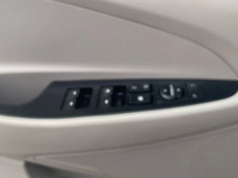Used 2019 Hyundai Tucson Value FWD image 14