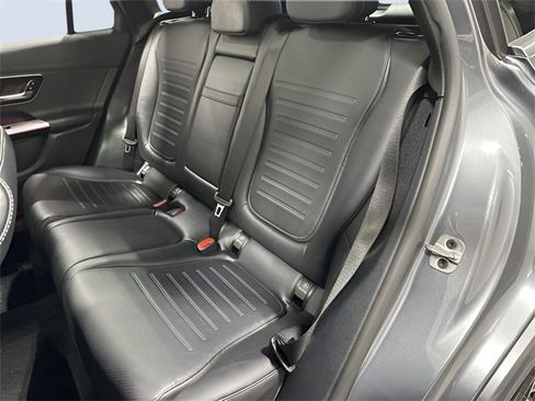 Used 2023 Mercedes-Benz GLC 300 4MATIC image 30