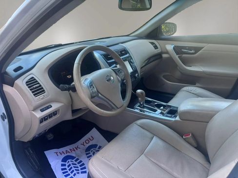 Used 2015 Nissan Altima 2.5 SL w/ Technology Package FWD image 10