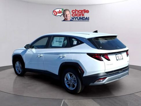 New 2026 Hyundai Tucson SE FWD image 3