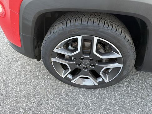 Used 2021 Jeep Renegade Sport image 13