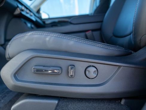 Used 2025 Honda Pilot EX-L image 31