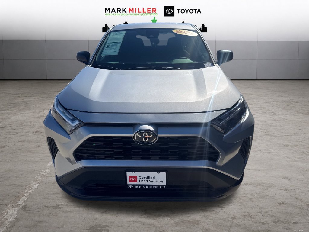 Used 2025 Toyota RAV4 LE AWD/4WD image 8