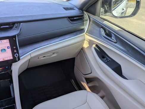 New 2026 Jeep Grand Cherokee Limited RWD image 18