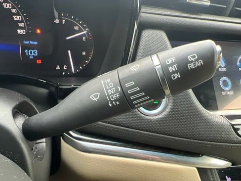 Used 2017 Cadillac XT5 FWD image 20