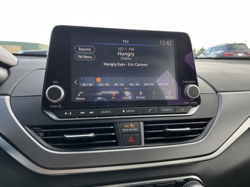 Used 2024 Nissan Altima 2.5 SR image 39