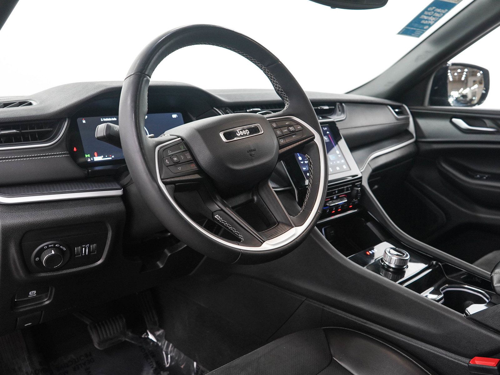 Used 2023 Jeep Grand Cherokee Altitude AWD/4WD image 24