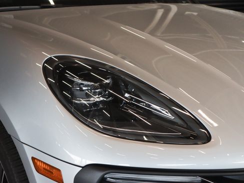 Certified 2026 Porsche Macan AWD/4WD image 26