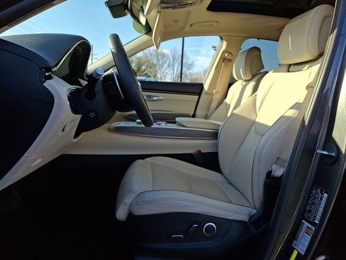 Certified 2022 Genesis GV70 2.5T w/ Advanced Package image 14