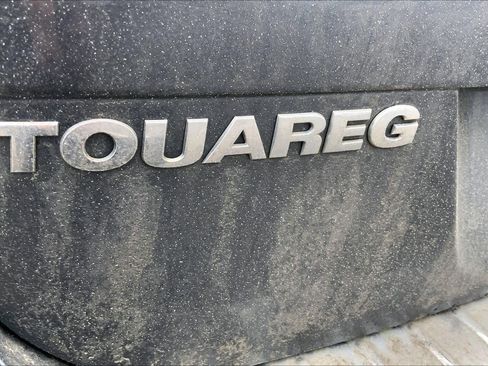 Used 2014 Volkswagen Touareg TDI image 31