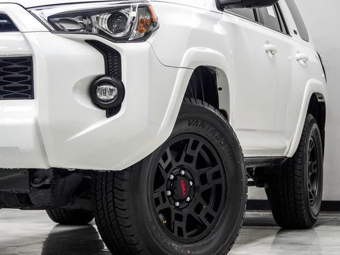 Used 2023 Toyota 4Runner SR5 Premium w/ Moonroof Package image 3