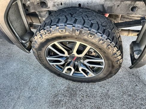 Used 2023 GMC Sierra 1500 AT4 w/ AT4 Premium Package image 12