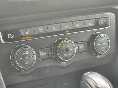 Used 2018 Volkswagen Tiguan SE image 21