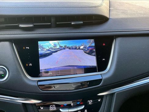 Used 2024 Cadillac XT6 Luxury image 14