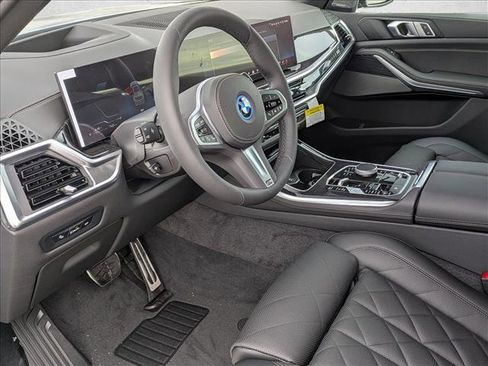 New 2026 BMW X5 xDrive50e w/ M Sport Package image 3
