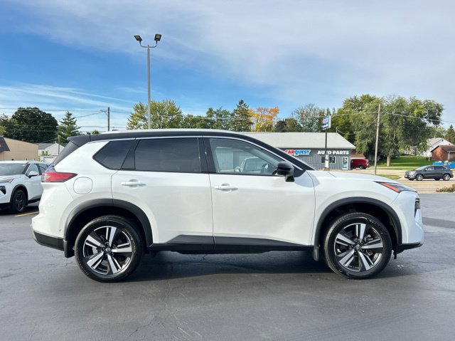 Used 2025 Nissan Rogue SL w/ Tech Package AWD/4WD image 10
