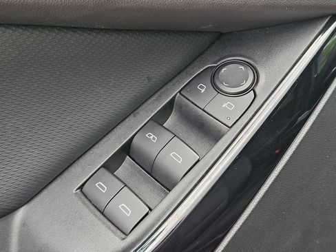 Used 2025 Chevrolet Equinox LT FWD image 19