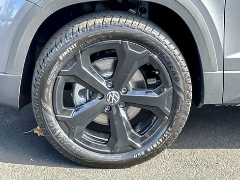 New 2026 Volkswagen Taos SEL image 25