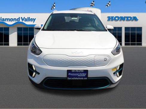 Used 2022 Kia Niro EX FWD image 2