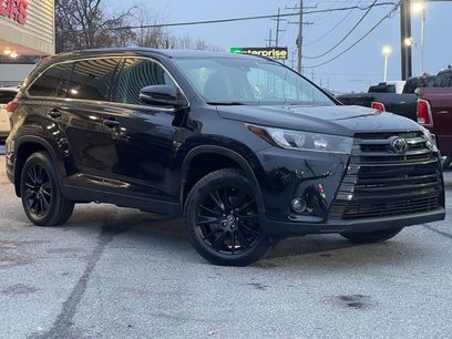 Used 2019 Toyota Highlander SE