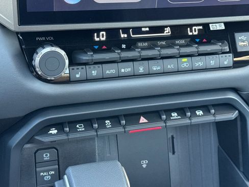 Used 2026 Toyota Sequoia Capstone AWD/4WD image 22