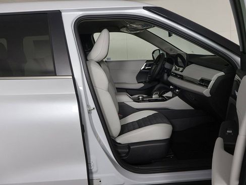 New 2026 Mitsubishi Outlander SE FWD image 32