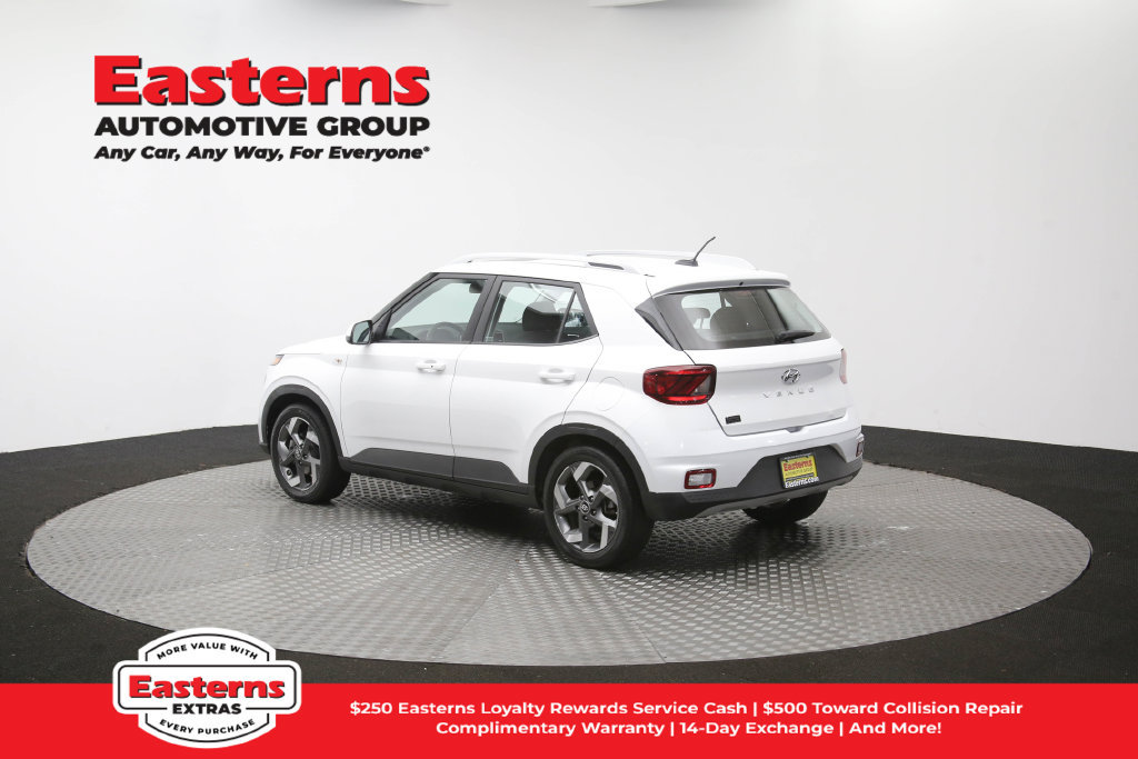 Used 2025 Hyundai Venue SEL FWD image 67