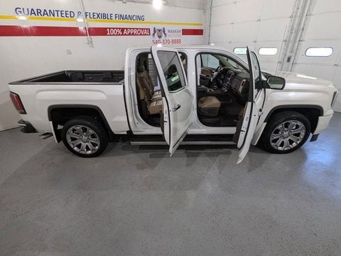 Used 2017 GMC Sierra 1500 Denali w/ Denali Ultimate Package image 16