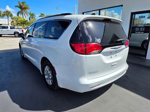 Used 2021 Chrysler Voyager Lxi FWD image 10