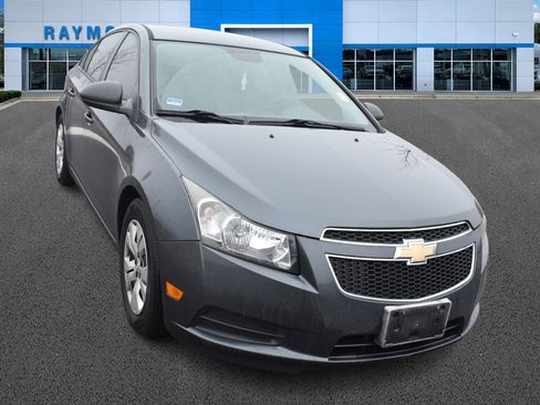 Used 2013 Chevrolet Cruze LS image 9
