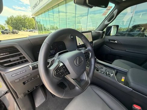 Used 2025 Lexus GX 550 w/ Cold Area Package AWD/4WD image 15