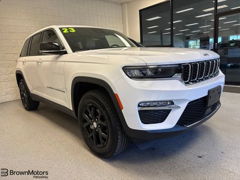 Used 2023 Jeep Grand Cherokee Limited AWD/4WD image 1