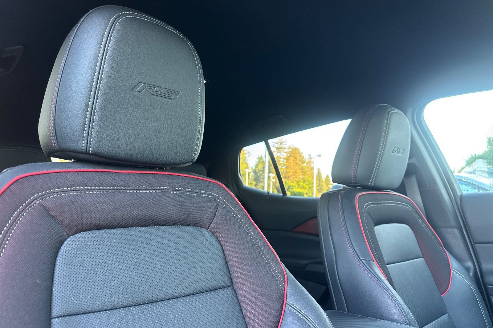 Used 2024 Chevrolet Equinox EV RS FWD image 21