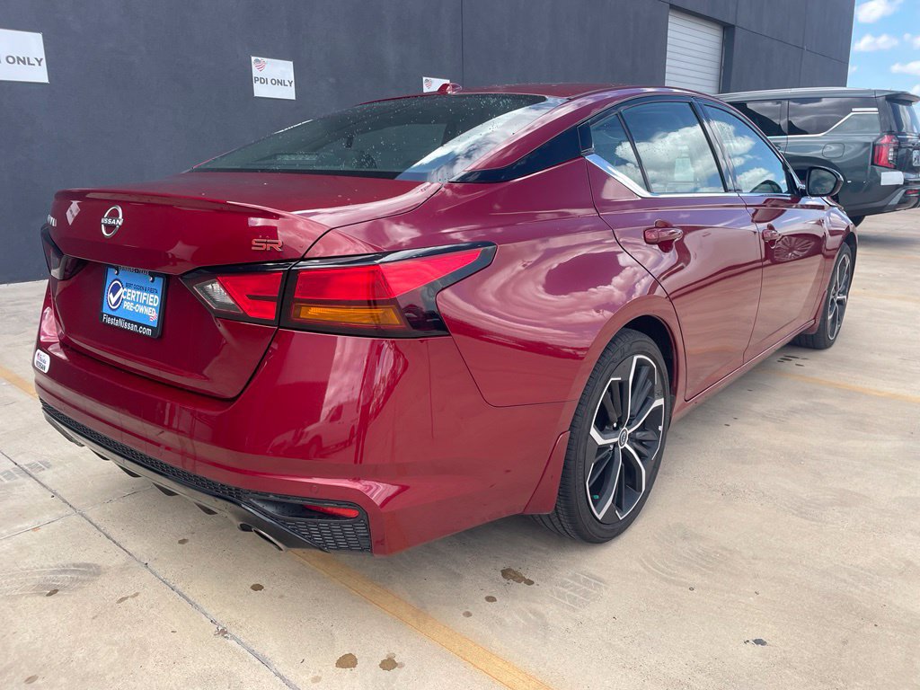 Used 2024 Nissan Altima 2.5 SR FWD image 3