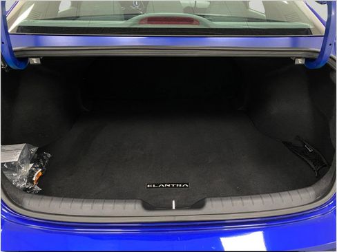 Used 2023 Hyundai Elantra SEL w/ Convenience Package FWD image 6