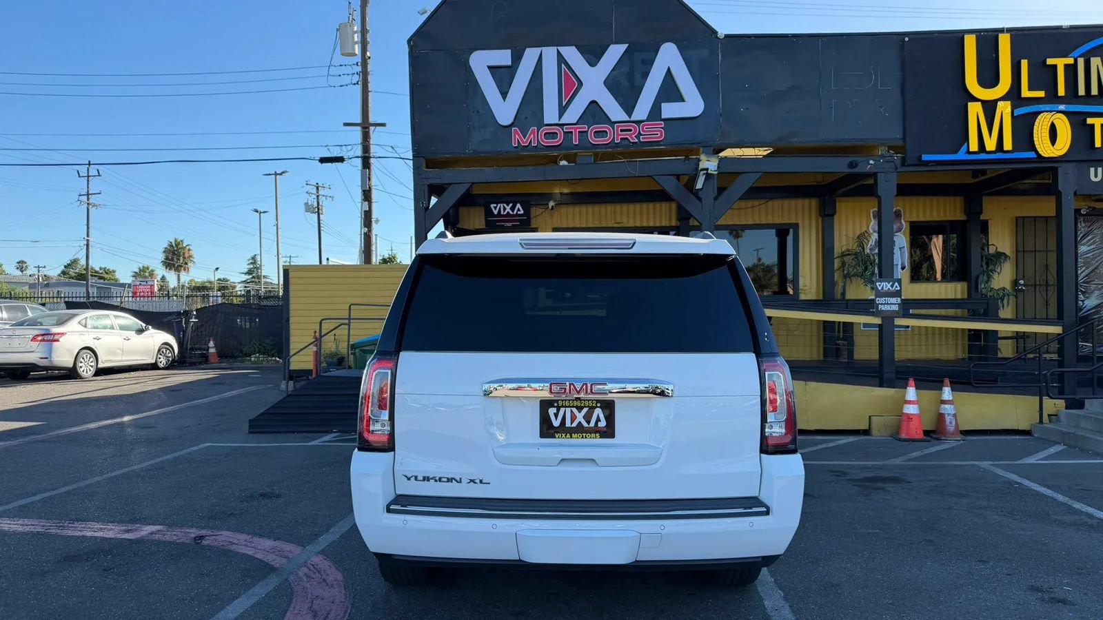 Used 2015 GMC Yukon XL Denali w/ Touring Package RWD image 5