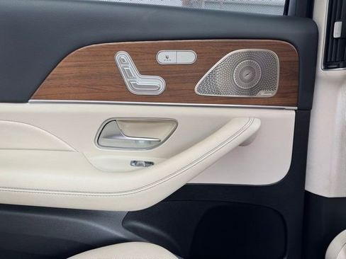 Used 2022 Mercedes-Benz GLS 450 4MATIC image 13