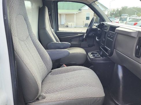 Used 2007 Chevrolet Express 3500 image 32