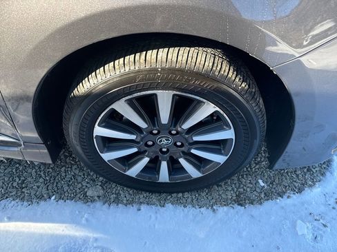 Used 2018 Toyota Sienna LE image 6