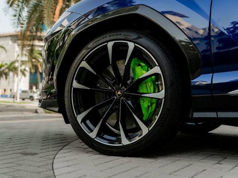 Used 2020 Lamborghini Urus image 22