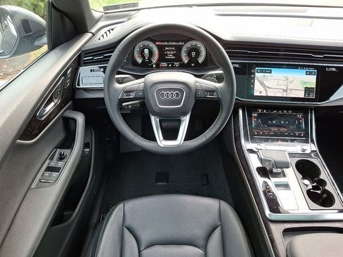 Used 2023 Audi Q8 Prestige image 12
